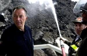 Franco Barberi durante l'emergenza sull'Etna