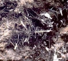 Tenorite in cristalli - campione del Vesuvio - da cmsnf.it